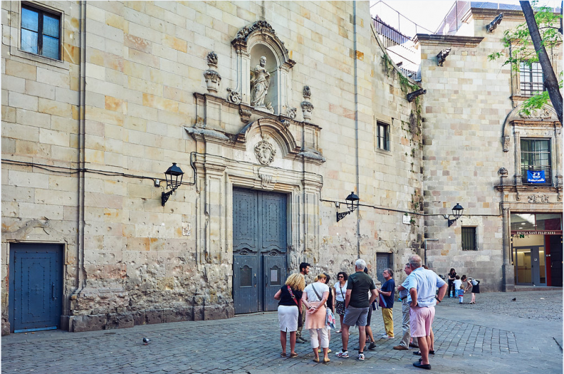 Pasea por los rincones de Barcelona y conoce sus historias