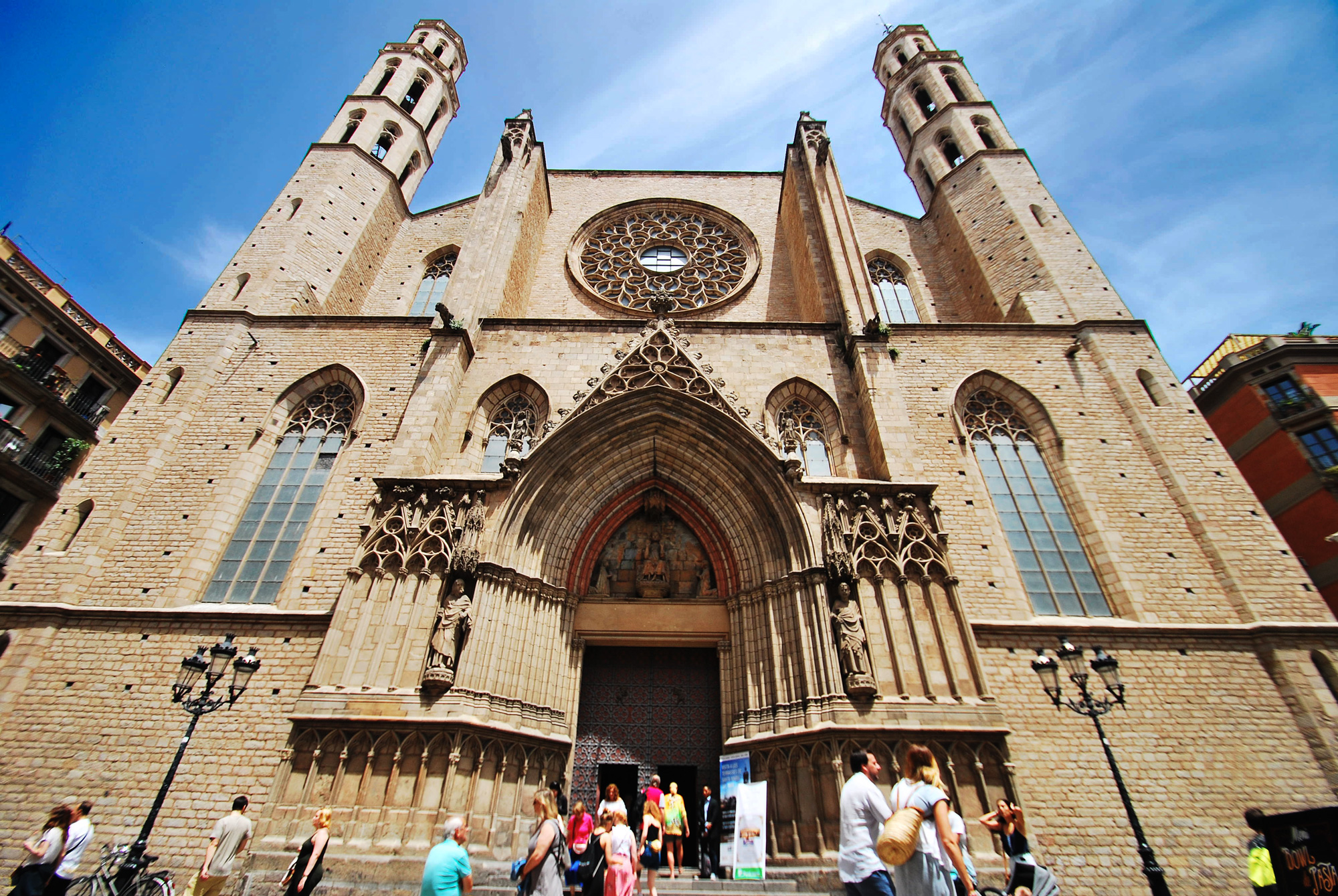 A tientas reserva maíz Visita la Basílica de Santa María del Mar - Mudanzas Barcelona