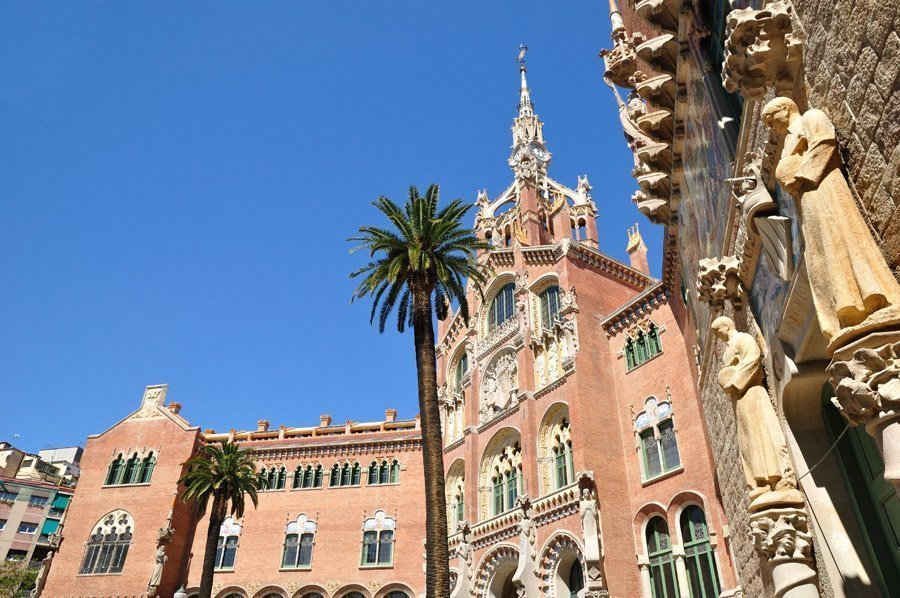 El impresionante Hospital de Santa Cruz y San Pablo